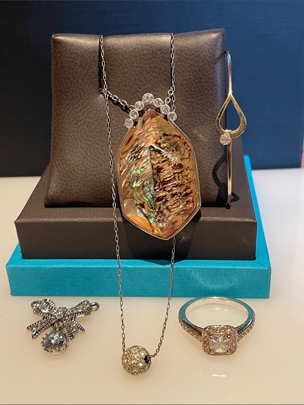 Vintage Avon Set 5 pcs Jewelry